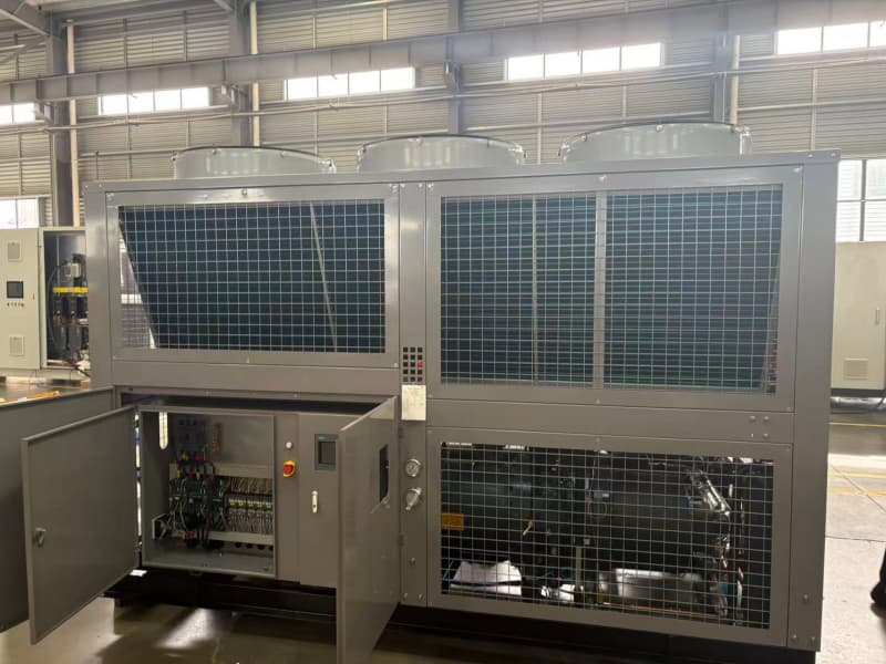 Air cooled screw chiller